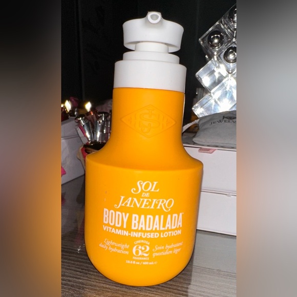Sol de Janeiro Sol de Janeiro BODY BADALADA LOTION 13.5oz - Picture 2 of 13